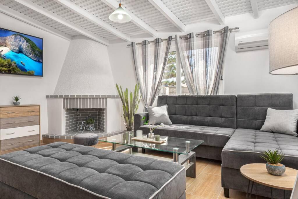 Dennis City Center Elegant Apartment Kota Zakynthos Bagian luar foto