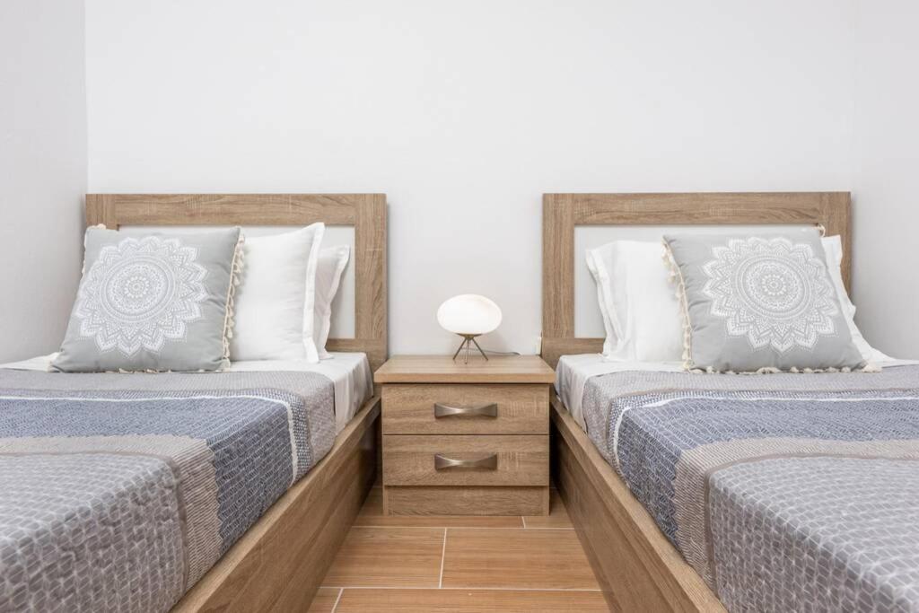 Dennis City Center Elegant Apartment Kota Zakynthos Bagian luar foto